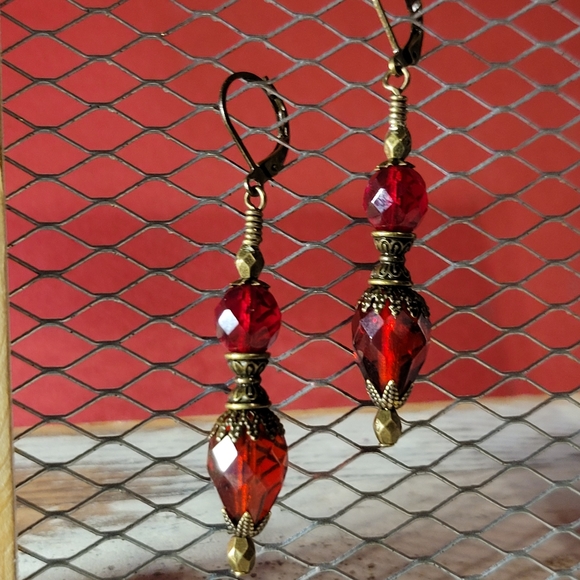 Romantic Victorian Ruby Red Drop Earrings - Picture 3 of 12